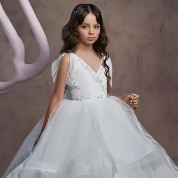 Virág lány ruha fehér bolyhos tüll rátétes masni dekoráció esküvő elegáns kisgyermekek úrvacsorai bál ünnepi ruha
